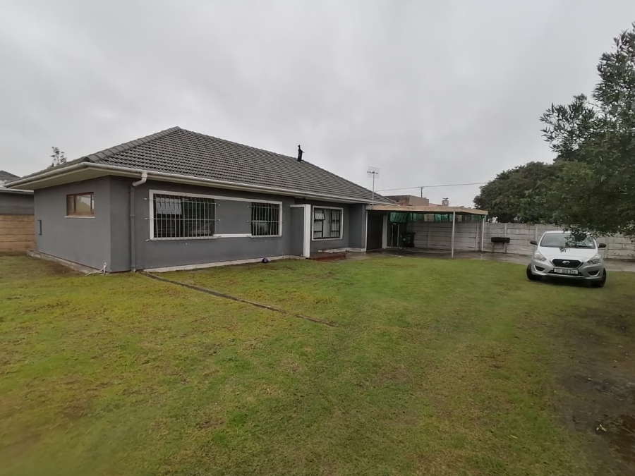 3 Bedroom Property for Sale in Peerless Park Western Cape